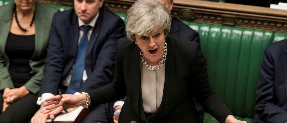 Premierministerin Theresa May bei einer Brexit-Debatte vor dem Parlament. (Archivbild)