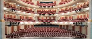 Hier spielt  die Musik. Der Saal der Staatsoper.