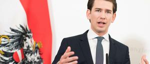 Es werde geprüft, ob es sich bei der rechtsextremen Gruppe um eine "terroristische Vereinigung" handle, sagt Österreichs Bundeskanzler Sebastian Kurz. 