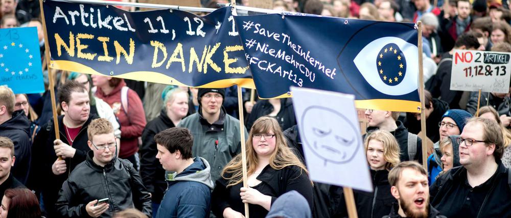 Zehntausende gingen wie hier in Hannover auf die Straße.