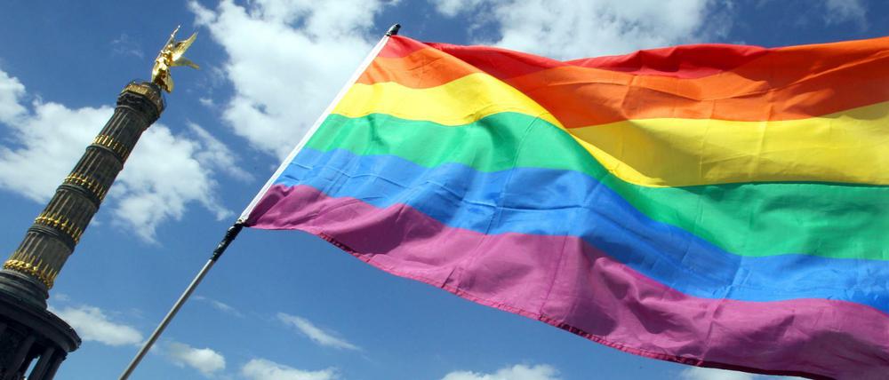 Auch in Berlin werden Homosexuelle Opfer von Zwangsehe. Für Betroffene richtet der Senat nun eine Krisenwohnung ein. 