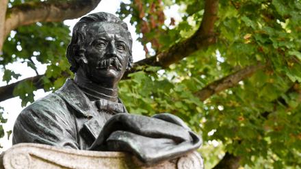 Fontane-Denkmal n Neuruppin 