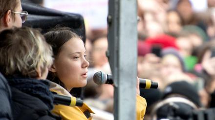 Greta Thunberg spricht am Freitag am Brandenburger Tor - wie hier am 15. März in Stockholm.