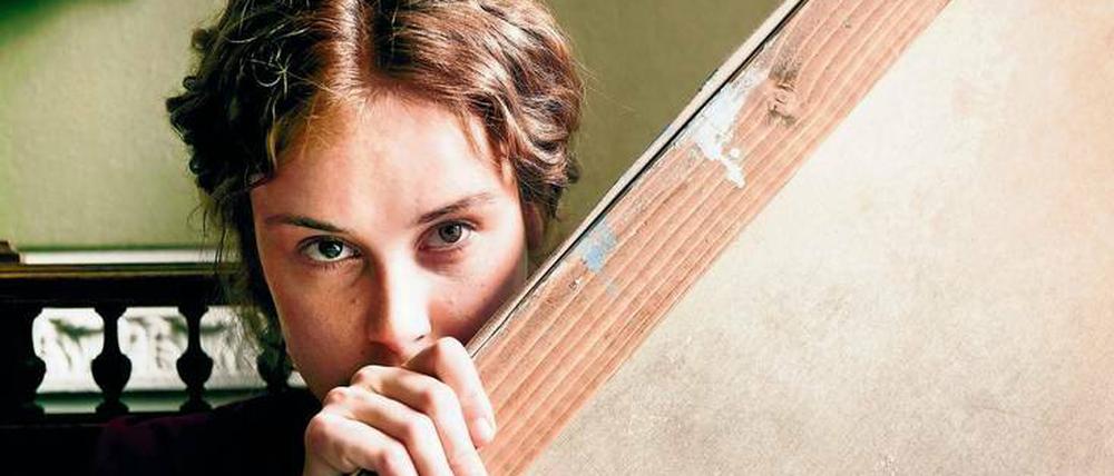 Mit Leib und Seele. In einer Zeit, in der Malen bedeutet, die Natur exakt nachzubilden, entwickelt die junge Paula Modersohn-Becker (Carla Juri) ihren ganz eigenen Stil.
