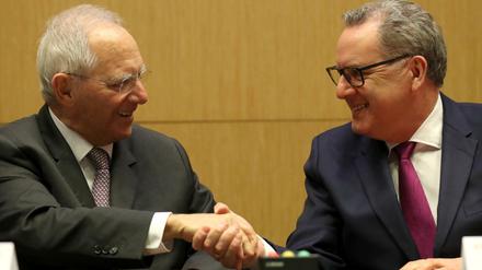 Bundestagspräsident Wolfgang Schäuble (l, CDU) und Richard Ferrand, der Präsident der französischen Nationalversammlung. 
