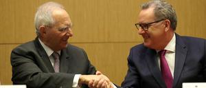 Bundestagspräsident Wolfgang Schäuble (l, CDU) und Richard Ferrand, der Präsident der französischen Nationalversammlung.