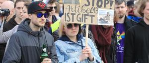 Jung und dagegen: Zu den europaweiten Anti-EU-Urheberrechtsreformdemos kamen viele junge Leute.