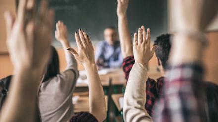 Der Parteitag der Berliner SPD entscheidet heute über die Linie bei der Verbeamtung von Lehrern.
