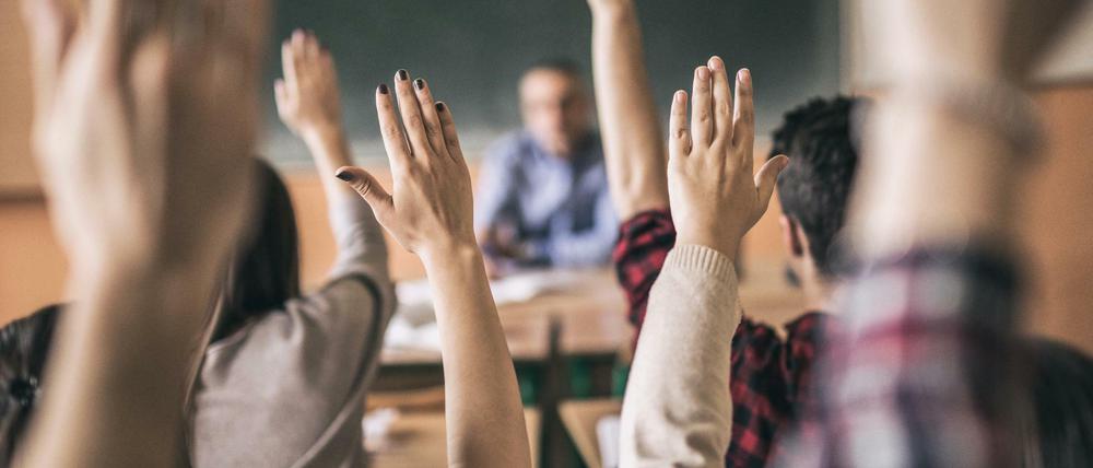 Der Parteitag der Berliner SPD entscheidet heute über die Linie bei der Verbeamtung von Lehrern.