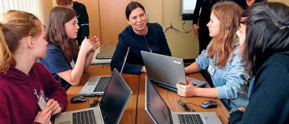 Beim Zugriff auf Digitalpaktgelder wurden die freien Schule durch Bildungssenatorin Sandra Scheeres (SPD) benachteiligt.