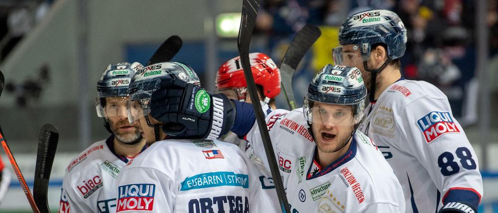 Die Eisbären sind wieder da. Sie gewannen in München.