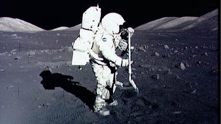 Ein Blick zurück: US-Astronaut Harrison bei der Apollo-17-Mission 1972 auf dem Mond 