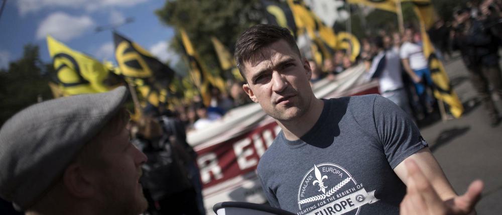 Martin Sellner von der österreichischen IB bei einer Demo in Berlin. Die Identitären sind vernetzt und in ganz Europa aktiv.