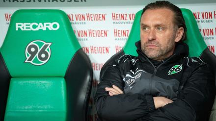 Und, Thomas Doll, wie ist so die Stimmung in Hannover?