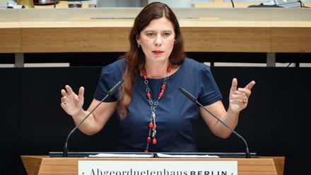 Senatorin Sandra Scheeres (SPD) gehört seit Jahren zu den unbeliebtesten Politikerinnen der Stadt - wie fast alle Schulsenatoren und -senatorinnen vor ihr.