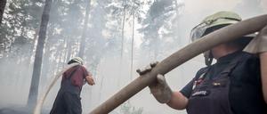 Im Feuer: Neun Tage löschten rund 600 Kameraden im Wald bei Treuenbrietzen.