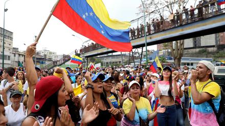 Unterstützer von Juan Guaidó demonstrieren in Los Teques. 