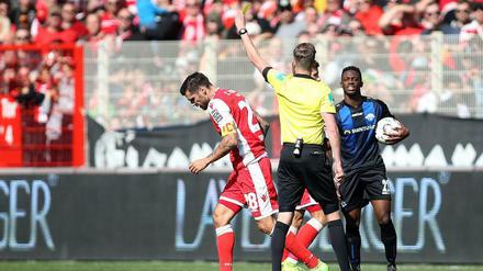 Für Christopher Trimmel gab es gegen Paderborn wenig zu holen - abgesehen von einer Gelben Karte.