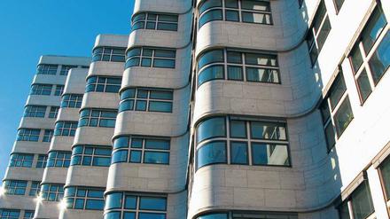 Das Shell-Haus in Berlin-Tiergarten mit seiner charakteristischen Fassade von Architekt Emil Fahrenkamp.