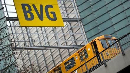 Der dritte Warnstreik der BVG kommt: Fahrende U-Bahnen wird es am Montag nicht geben. (Symbolbild)