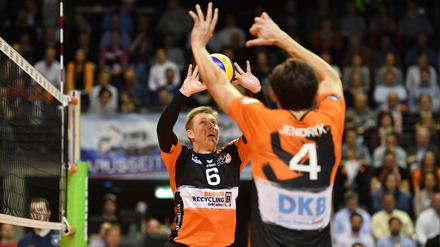Kaum zu stoppen. Die Volleys-Spieler Jeffrey Jendryk und Sergey Grankin.