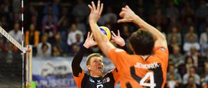 Kaum zu stoppen. Die Volleys-Spieler Jeffrey Jendryk und Sergey Grankin.