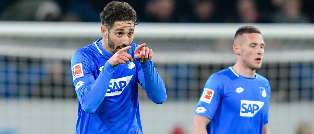 Immer Richtung Tor. Hoffenheims Stürmer Ishak Belfodil (l.) war gegen Bayer Leverkusen nicht aufzuhalten.