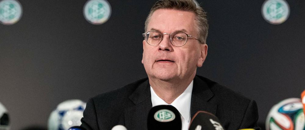 Reinhard Grindel bei Verkündung seines sofortigen Rücktritts als DFB-Präsident.
