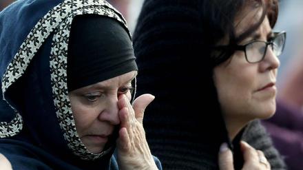Eine Muslima trauert bei einer Kundgebung für die Opfer von Christchurch