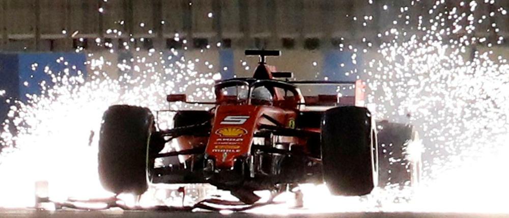 Früh unter Feuer. Sebastian Vettel fährt gegen einen schnellen Teamkollegen.