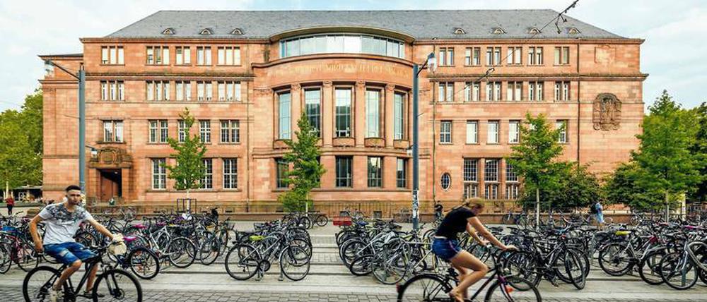 „Die Wahrheit wird euch frei machen“. Diesen Spruch, der über der Aula der Uni Freiburg prangt, findet der Biologe Günter Roth gut und richtig. 