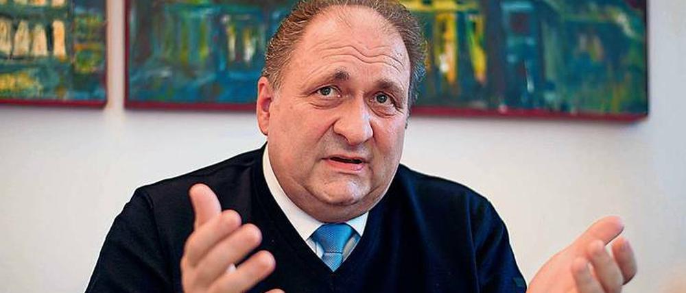 Hans Peter Wollseifer amtiert seit 2014 als Präsident des deutschen Handwerks mit einer Million Betrieben und 5,4 Millionen Beschäftigten. Der Rheinländer ist Malermeister.