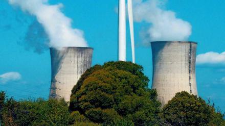 Nachhalten. Das ganz große Windrad drehen oder doch weiter kleine Kerne spalten? Der Weltklimarat sieht in der Atomkraft eines der Mittel, um die Klimaziele zu erreichen. Wissenschaftler sind sich in dieser Frage allerdings nicht einig. Foto: Charles Platiau/Reuters