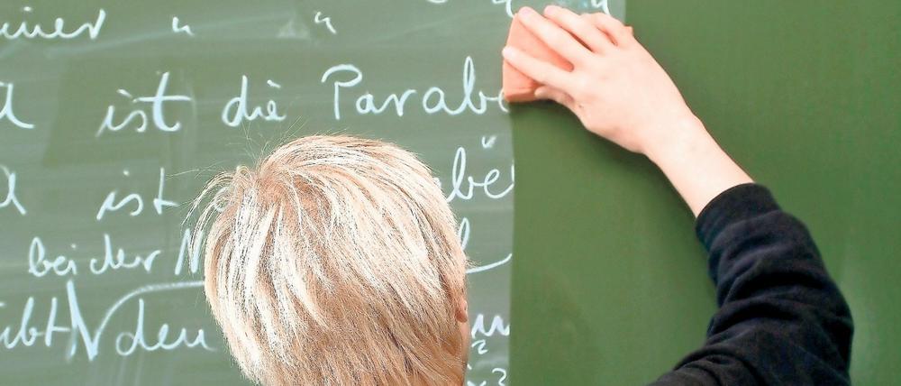 Quereinsteiger oder ausgebildeter Pädagoge an der Tafel? Es droht ein Verdrängungswettbewerb.