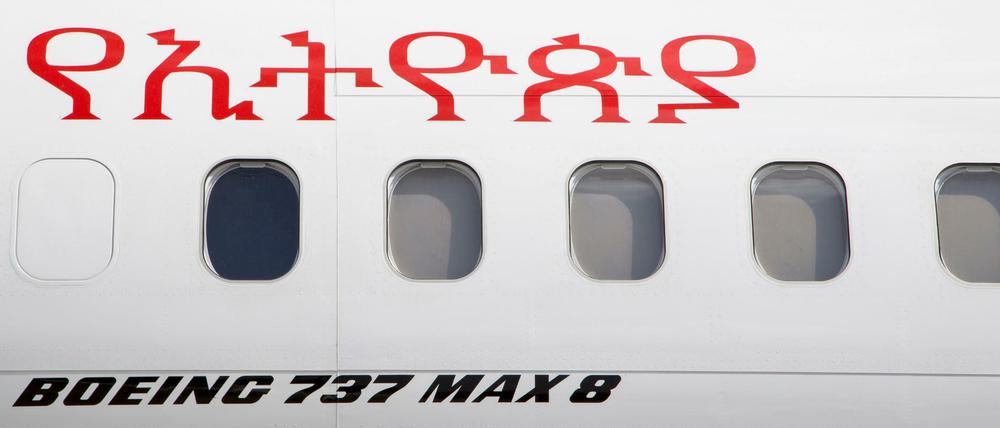 Eine Ethiopian Airlines Boeing 737 Max 8 am Internationalen Flughafen Bole in Addis Abeba. 