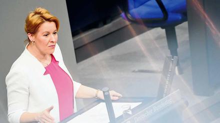 Unter Verdacht. „VroniPlag Wiki“ moniert bereits 96 plagiierte Stellen in der Doktorarbeit von Franziska Giffey. 