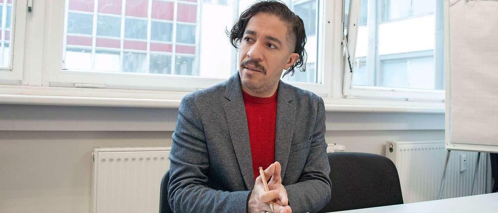 Jean Wyllys beim Gespräch in Berlin. Er war für die linke Partei PSOL seit 2011 Mitglied im brasilianischen Nationalkongress.
