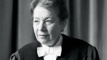 Als Erna Scheffler im ersten Senat beginnt, ist sie bereits 57 Jahre alt.