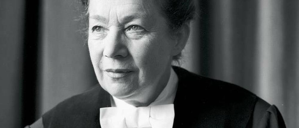 Als Erna Scheffler im ersten Senat beginnt, ist sie bereits 57 Jahre alt.