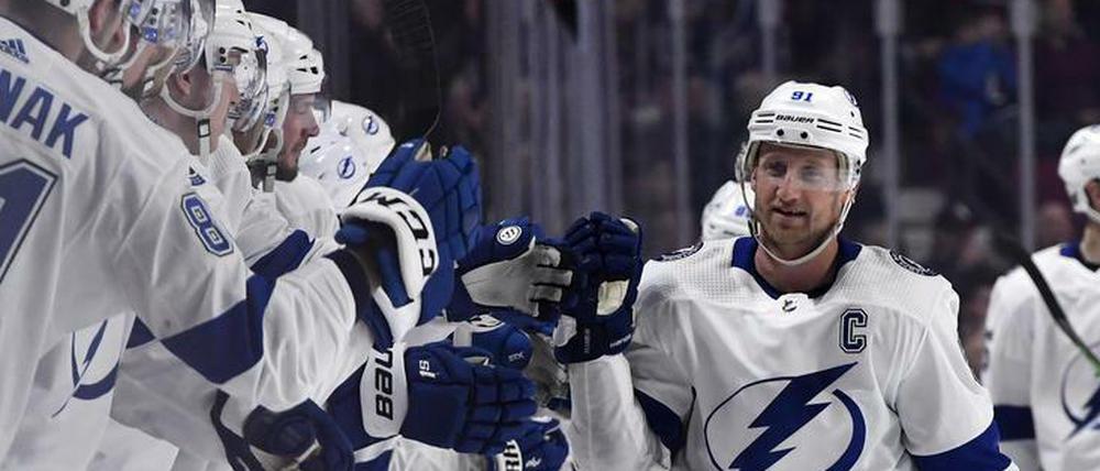 Jubel in Dauerschleife. Tampa-Kapitän Steven Stamkos bejubelt eines der vielen Tore für sein Team in dieser Saison