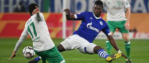 Bessere Haltungsnoten. Nuri Sahin (l.) und Werder Bremen ziehen gegen Breel Embolos Schalker ins Halbfinale ein.