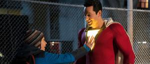 Strahlender Held: Zachary Levi als Shazam und Jack Dylan Grazer als Freddy Freeman.