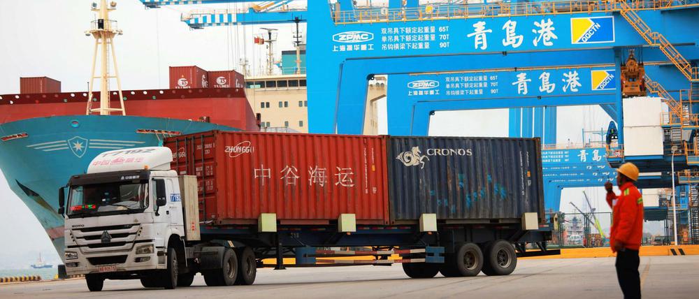 Hafen der chinesischen Stadt Qingdao: Die exportorientierte deutsche Wirtschaft ist sehr abhängig von der weltweiten Konjunktur.