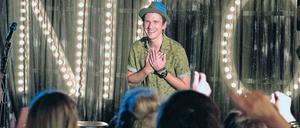 Süchtig nach Erfolg. Nico (Dennis Schigiol), der Sänger aus der Castingshow. 