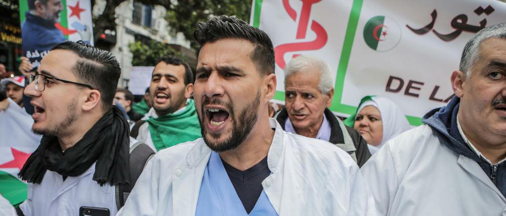 Massendemonstrationen gab es in Algerien auch von Medizinern.