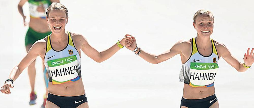 Für viel Aufregung sorgte der Zieleinlauf von Anna (r.) und Lisa Hahner bei den Olympischen Spielen 2016.