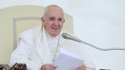 Papst Franziskus spricht während seiner wöchentlichen Generalaudienz 