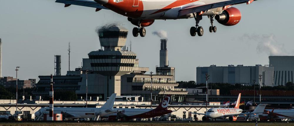 Am Flughafen Tegel wollte ein Mann ohne ausreichende Ausweispapiere nach New York fliegen.