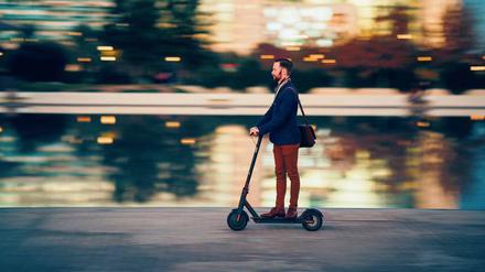Die Flitzer ersetzen nicht das Auto, sondern Wege zu Fuß, meinen einige Experten – und führen so zu noch mehr Verkehr.