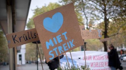 Mieter werfen Unternehmensgruppe Padovicz vor, Wohnraum aus Profitgründen zu vernichten.